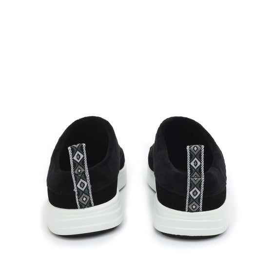 Kiq Black slip-on clog smart shoes with soft warm lining and Q-Chip™ technology. KIQ-5001_S5