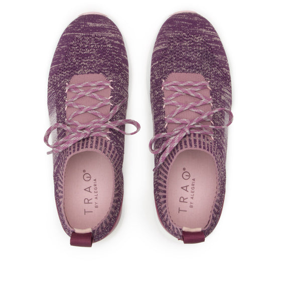 Peaq Plum laceup smart sneakers with Q-Chip™ technology on Q-sport walker 2 outsole. PEA-5681-S6