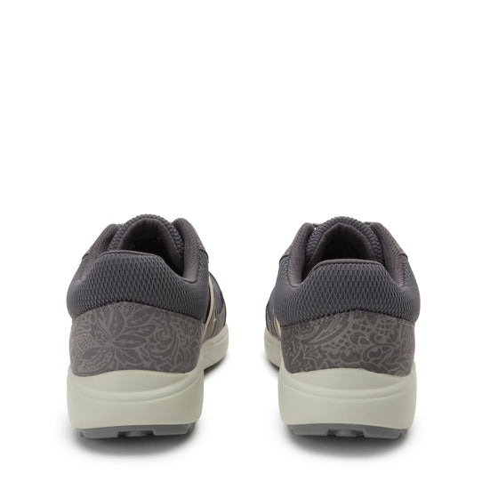 Qarma 2 Metta Ash smart shoes with Q-Chip™ technology. QA2-5053-S4