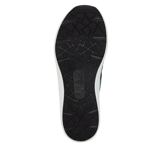 Qarma Daydream Believer smart shoes with Q-Chip™ technology. QAR-5436_S5