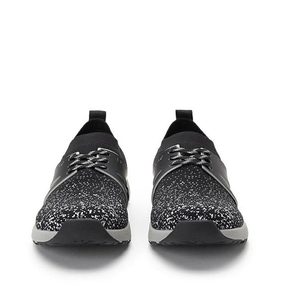 Qool Black Multi smart shoes with Q-Chip™ technology. QOO-5003_S6