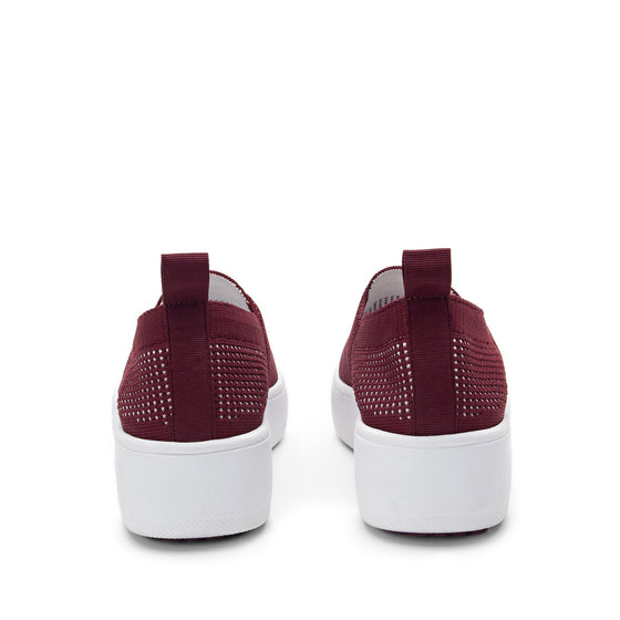 Qaravan slip on style smart shoes with Q-Chip™ technology. QRV-5601_S4