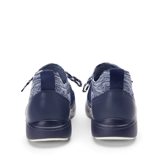 Synq Navy smart shoes with Q-Chip™ technology. SYN-5410_S4