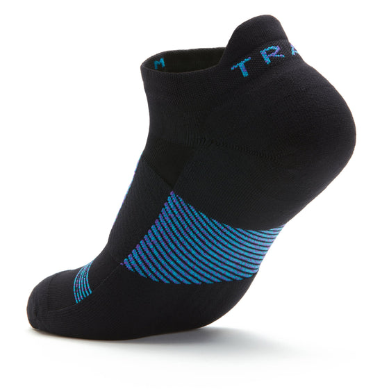TRAQ Q-Flow arch compression socks built for performance and comfort. TRA-91708_S3