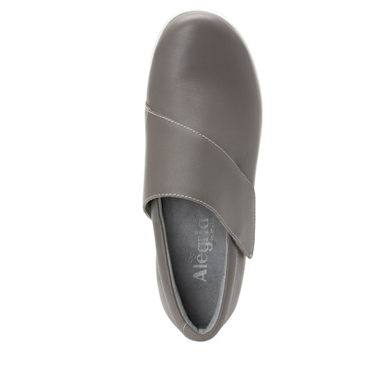 Qin Dove smart slip on shoes with Q-Chip™ technology. QIN-5035_S4