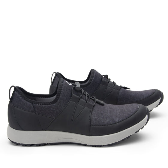 Cynch Pavement lace up smart shoes with Q-Chip™ technology. CYN-M7031_S3