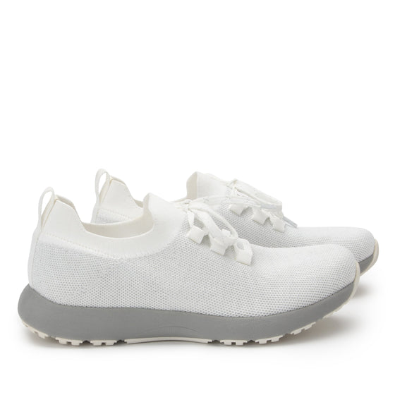 Froliq Zesty White smart shoes with Q-Chip™ technology. FRO-5100-S3