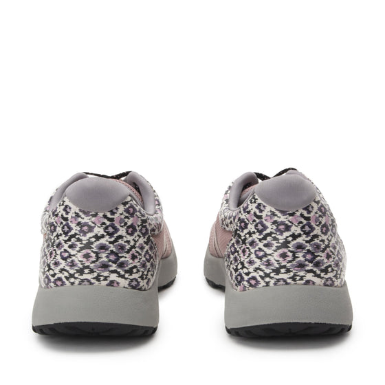 Intent Lilac lace up smart shoes with Q-Chip™ technology. INT-5531-S5