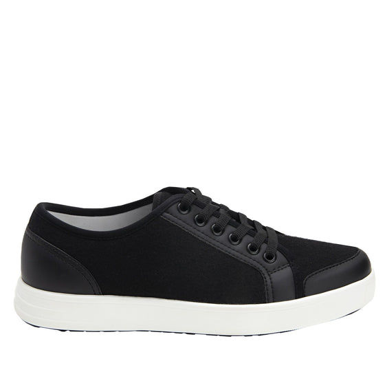 Lyriq Wooly Bully Black lace-up smart shoes with Q-Chip™ technology. LYR-5001_S2