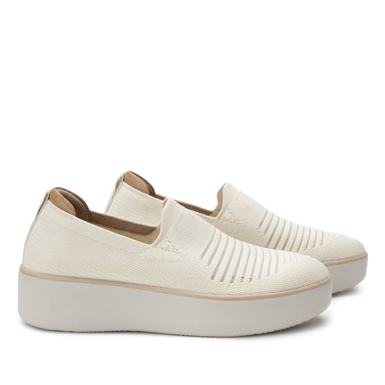 Mystiq Peeps Cream slip on style smart shoes with Q-Chip™ technology. MYS-5102_S3
