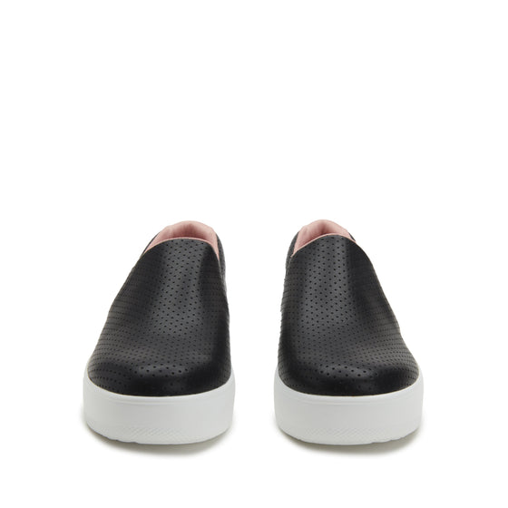 On-Q slip on style smart shoes with Q-Chip™ technology. ONQ-5003_S7