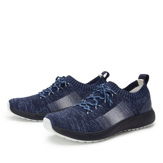 Peaq Navy laceup smart sneakers with Q-Chip™ technology on Q-sport walker 2 outsole. PEA-5411-S3