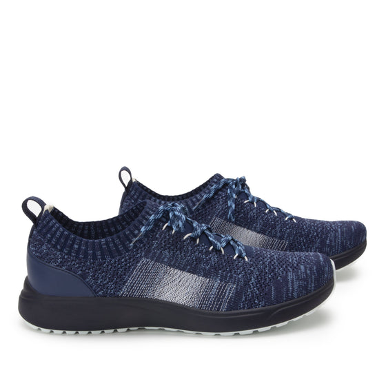 Peaq Navy laceup smart sneakers with Q-Chip™ technology on Q-sport walker 2 outsole. PEA-5411-S4