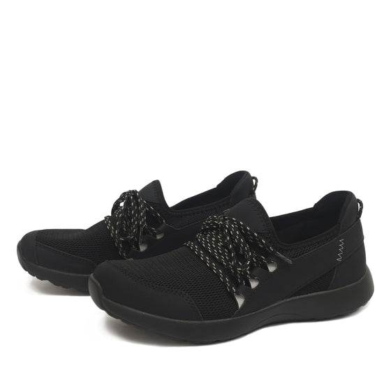 Purpose Black mesh smart shoes with breathable Q-Flow™2 Outsole and Q-chip technology. PUR-5001-S2