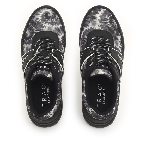 Qarma 2 Black Off Black smart shoes with Q-Chip™ technology. QA2-5119-S5