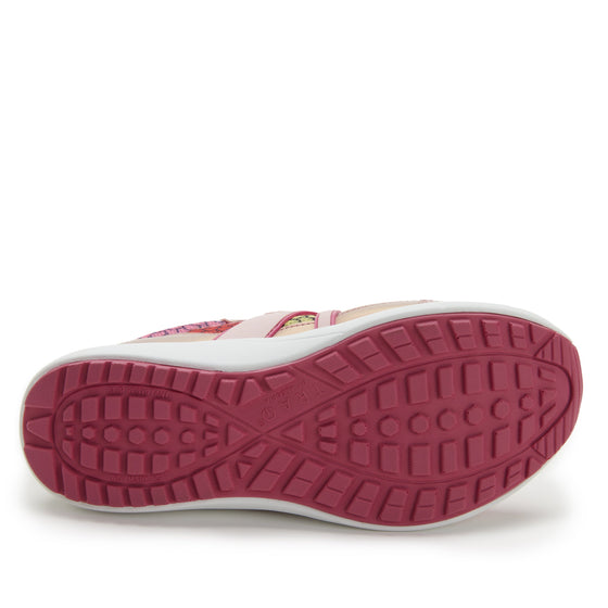 Qarma 2 Honeycomb Pink smart shoes with Q-Chip™ technology. QA2-5676_S5