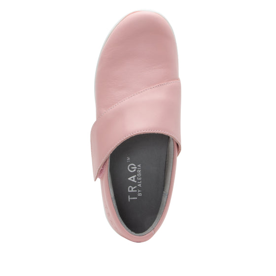 Qin Blush smart slip on shoes with Q-Chip™ technology. QIN-5650_S4