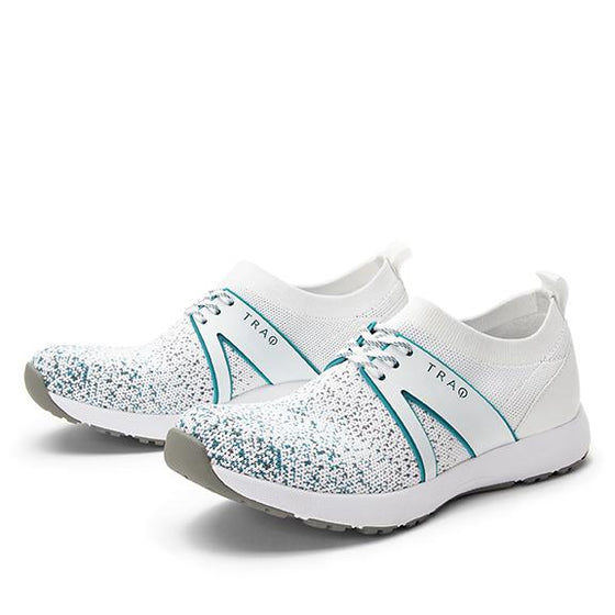 Qool White Multi smart shoes with Q-Chip™ technology. QOO-5110_S1
