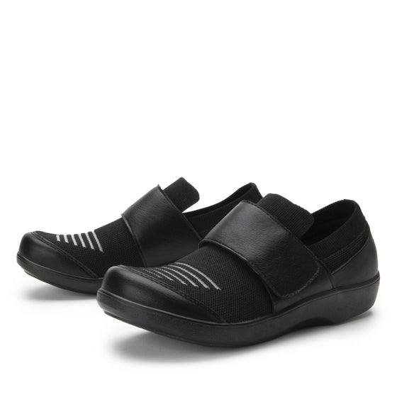 Qwik Peeps Black slip on smart shoes with Q-Chip™ technology. QWI-5005_S2