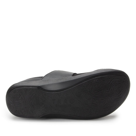 Qwik Peeps Black slip on smart shoes with Q-Chip™ technology. QWI-5005_S6