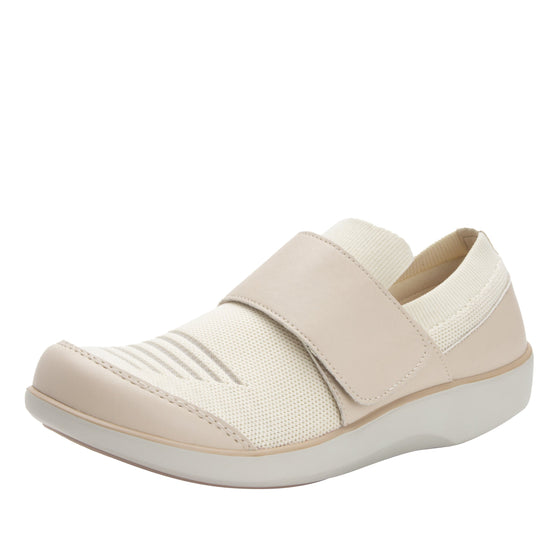 Qwik Peeps Cream slip on smart shoes with Q-Chip™ technology. QWI-5102_S1