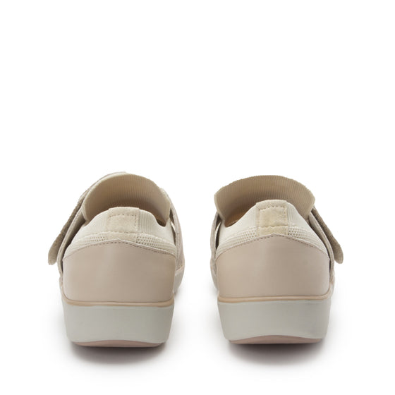 Qwik Peeps Cream slip on smart shoes with Q-Chip™ technology. QWI-5102_S4