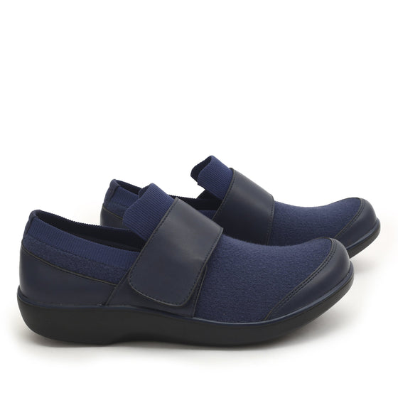 Qwik Cozy Navy slip on smart shoes with Q-Chip™ technology. QWI-5496_S3