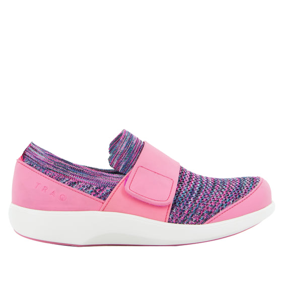 Qwik Pink smart shoes with Q-Chip™ technology. QWI-5696_S2