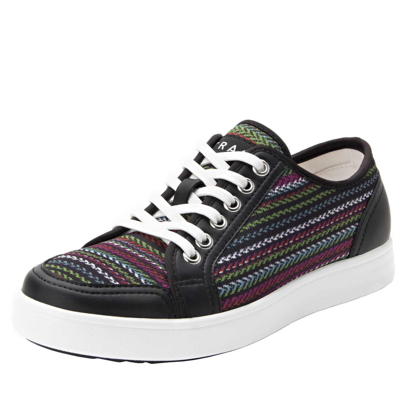 Sneaq Wild Wave – TRAQ by Alegria