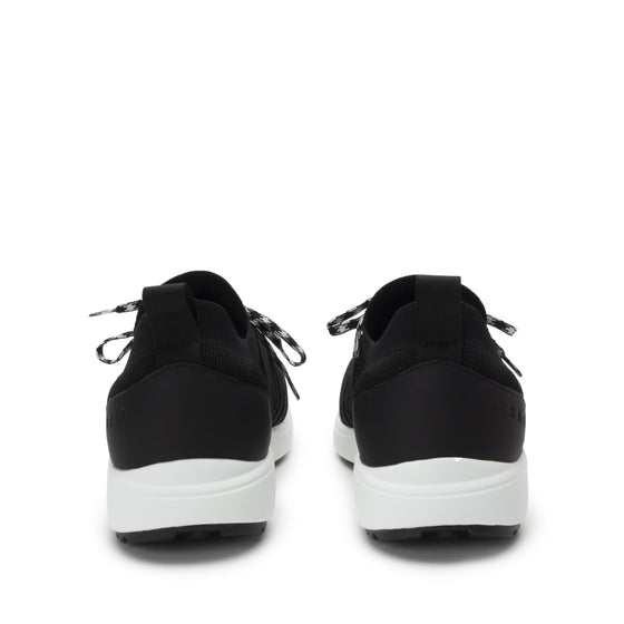 Synq 2 Black Top smart shoes with Q-Chip™ technology. SY2-M7002_S4