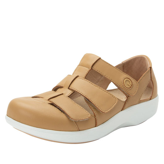 Treq Natural three adjustable strap shoes with Q-Chip™ technology. TRE-5253_S1